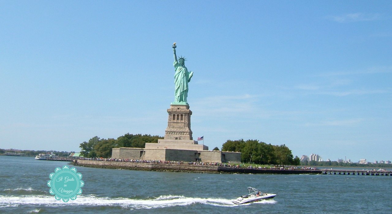 new york gratis con bambini, visita alla statua della libertà new york city